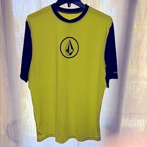 Volcom Anti UV Short Sleeve  Heather Rash Guard Mens Small